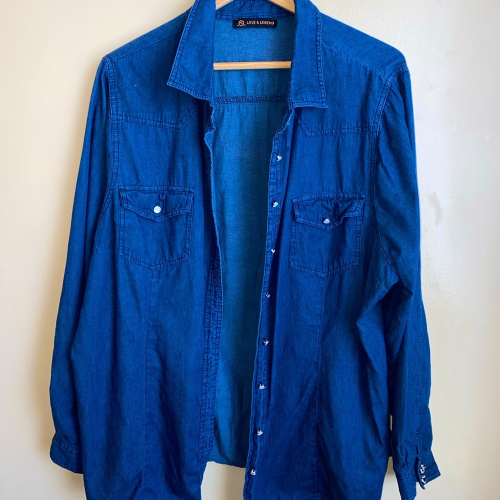 EUC Love&Legend denim button up sz 22